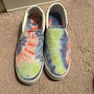 Perfect summer slip on sneakers!